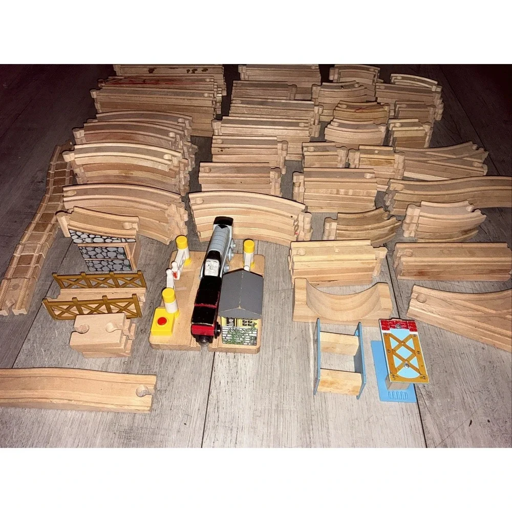 Vintage HUGE LOT Thomas & Friends Wooden Railway Trains Tracks And More! 100+ Pc